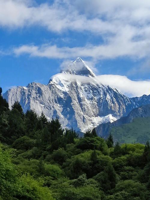 四川四姑娘山景点在哪个市_四川四姑娘山门票多少钱